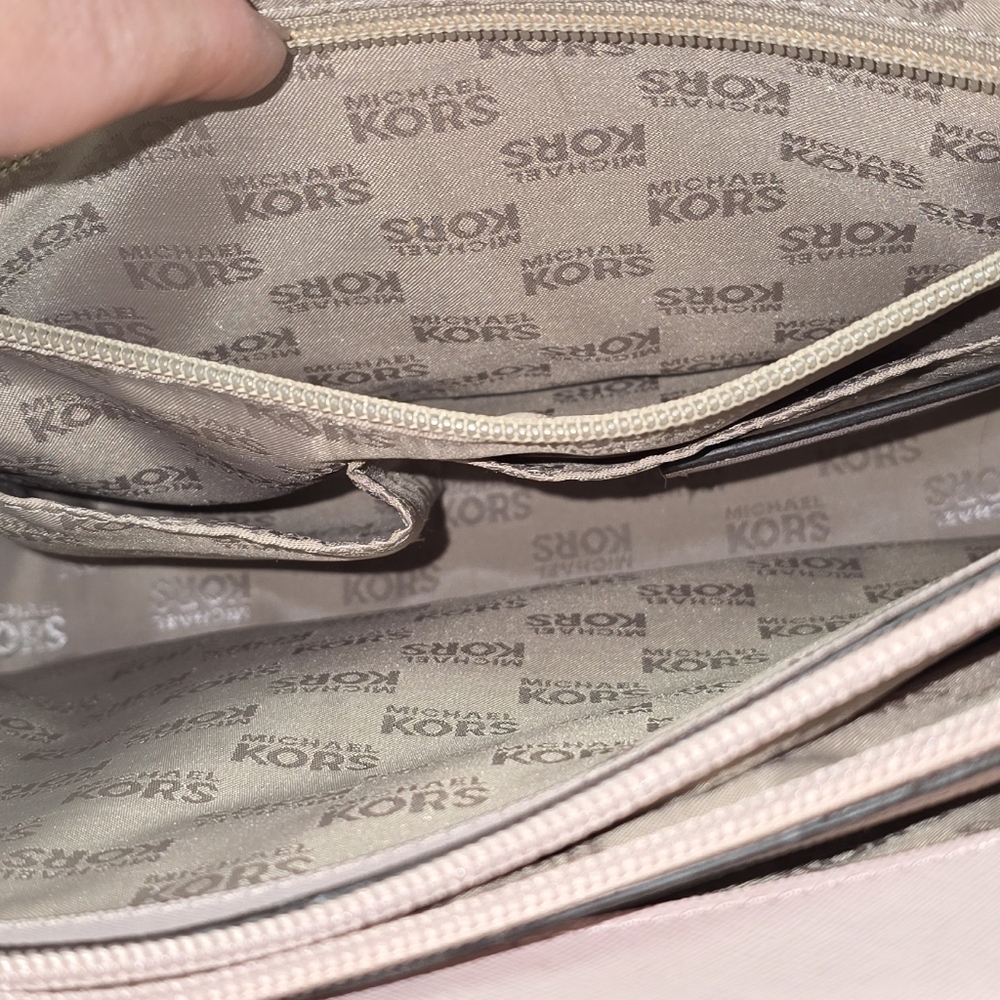 Michael Kors Jet Set Medium Saffiano light pink Leather Pocket  LIKE NEW - Picture 4 of 9